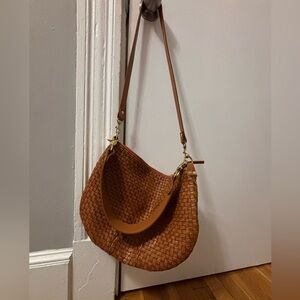 Clare V Moyen Messenger Woven Leather bag in Natural Woven Checker
